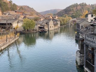 秋天想去！紅葉與水鄉絕景盡現的「古北水鎮」