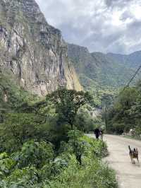 Exploring Machu Picchu on a Budget: Cusco to Aguas Calientes Adventure 🚶‍♂️🌄