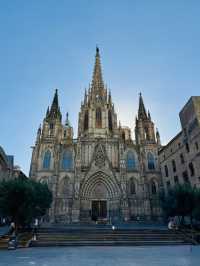 🌆🎨 A Walk Through Ciutat Vella – Where Every Street Feels Like Art