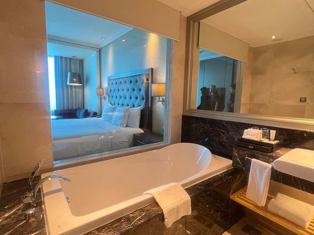 Radisson Blu Plaza Bangkok 🗺️
