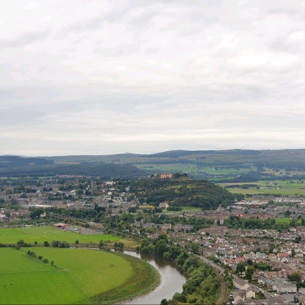 🏰✨ Soaring Above Stirling: Breathtaking Views! 🌄👀