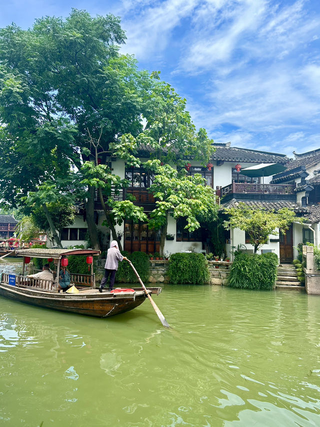 I went to Shanghai to take these photos 🇨🇳
