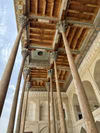 Spring Visit to Bolo Hauz Mosque – A Reflection of Beauty 