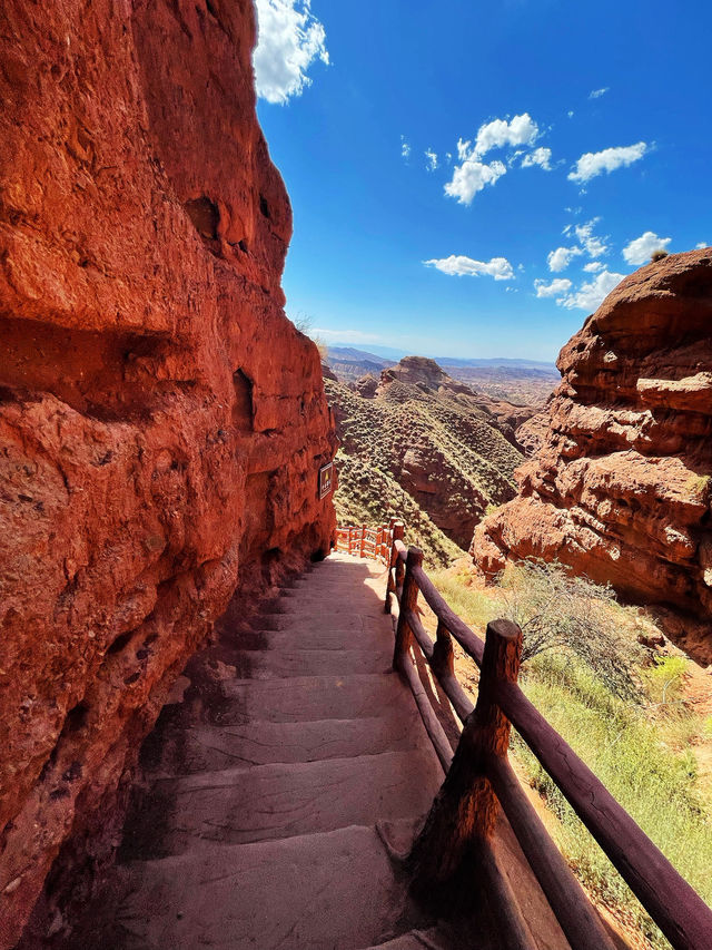 🏜️ China’s Secret Grand Canyon – Silk Road Scenery That’ll Take Your Breath Away