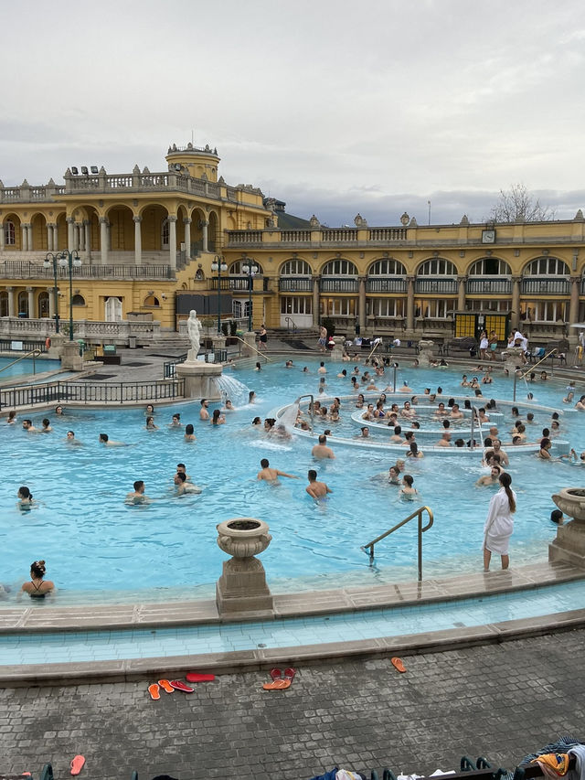 💸 Budapest on a Budget: Summer City Magic for Less 🇭🇺☀️🛶
