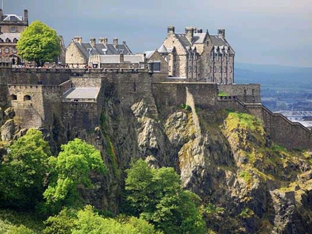 Edinburgh: A Majestic Scottish Capital