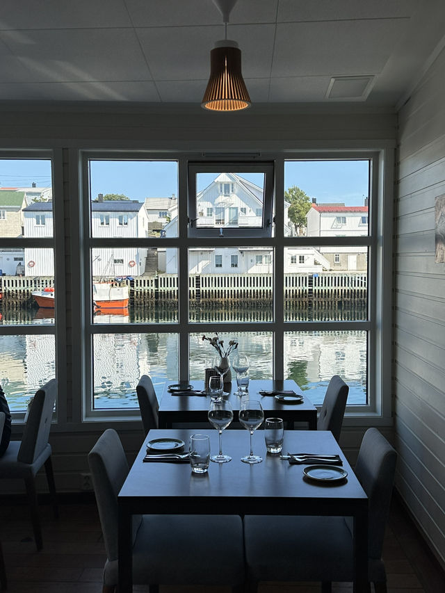 【漢寧斯菲爾Henningsvaer餐廳推介，配上一流風景和美食】