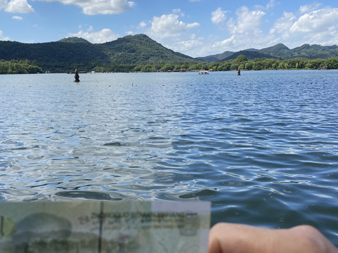 西湖に浮かぶ幻想の景色 三潭印月 | Trip.com 杭州