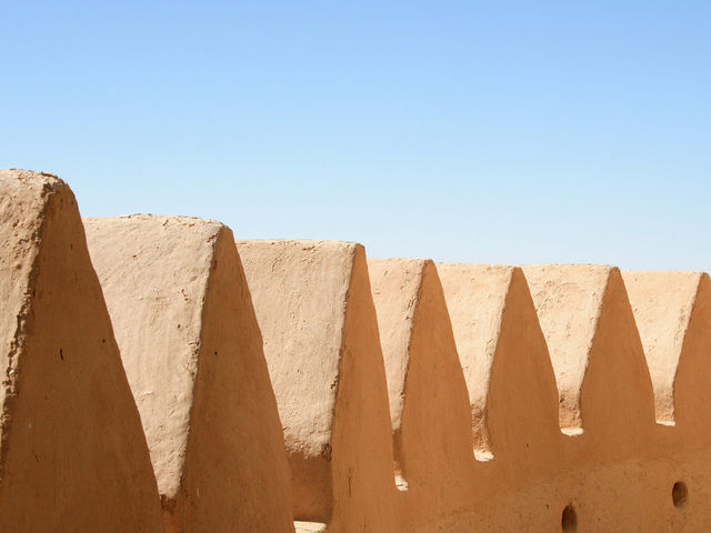 🌙 은빛 하늘 아래의 침묵, 모스크의 밤 🇦🇪