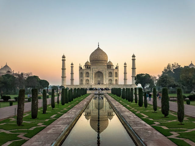 🍁 Taj Mahal – Autumn Softness & Marble Glow 🍁 Taj Mahal – Autumn Softness & Marble Glow