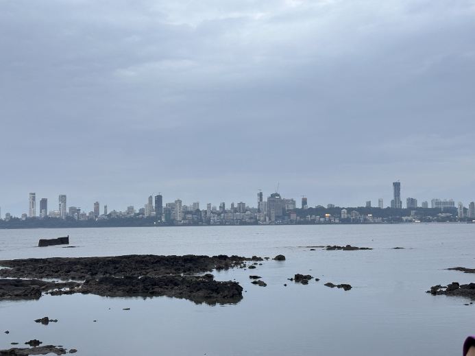 The harsh truth about Marine Drive: Do you follow the crowds or skip the famous spots? 🇮🇳