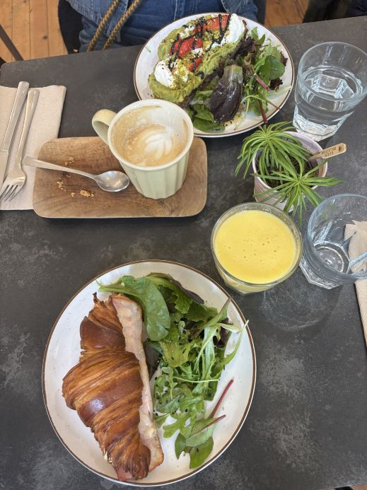Is this the cutest afternoon tea spot in La Rochelle?