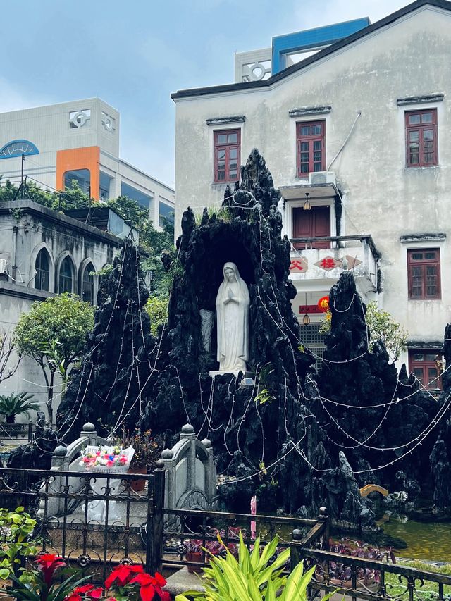 Sacred Heart Cathedral - Guangzhou 