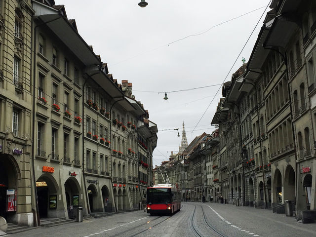 Bern Strolling Guide