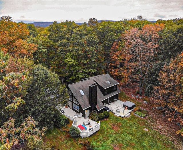 Escape to a Cozy Cabin in the Heart of the Catskills