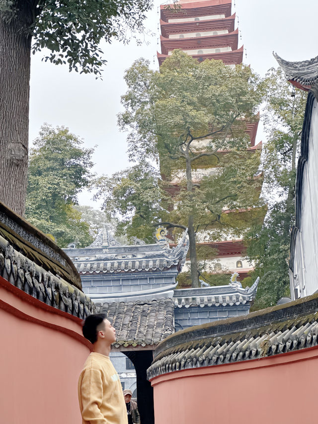 武侯祠同款｜僅5R去打卡這座千年古剎拍紅牆