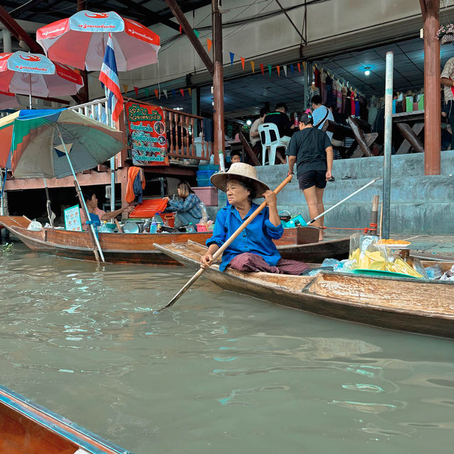 Float along Damnoen Saduak with Trip.com 🛶 