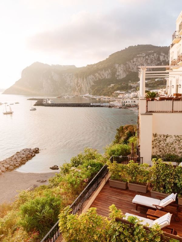 Capri's Cozy Corners: Top Hotel Picks 🌟🏨🍋