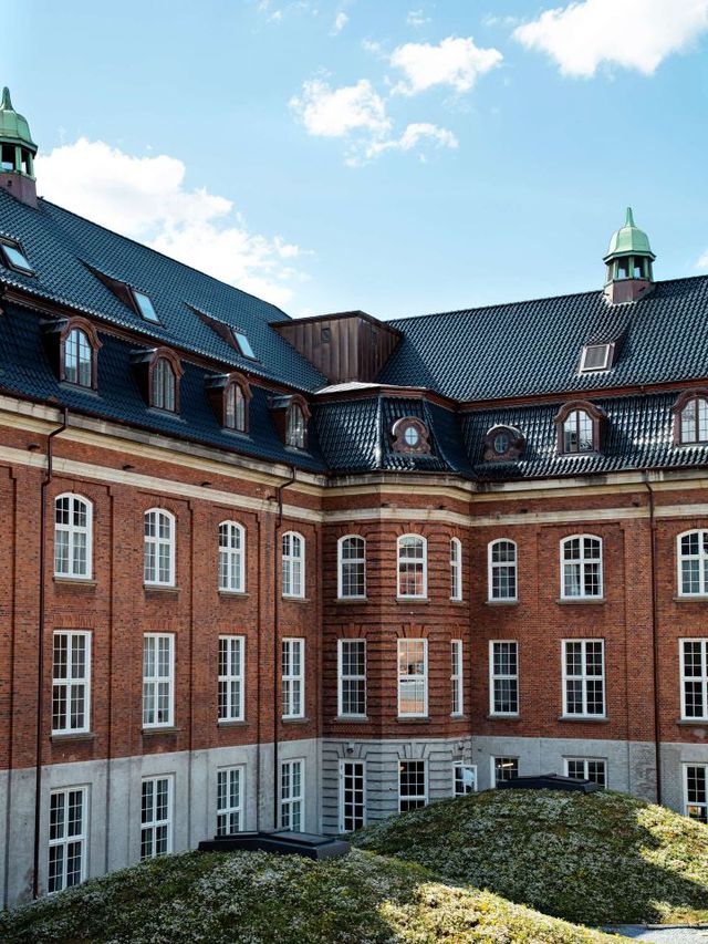 🏰✨ Copenhagen's Historic Hotel Haven 🛎️🌿