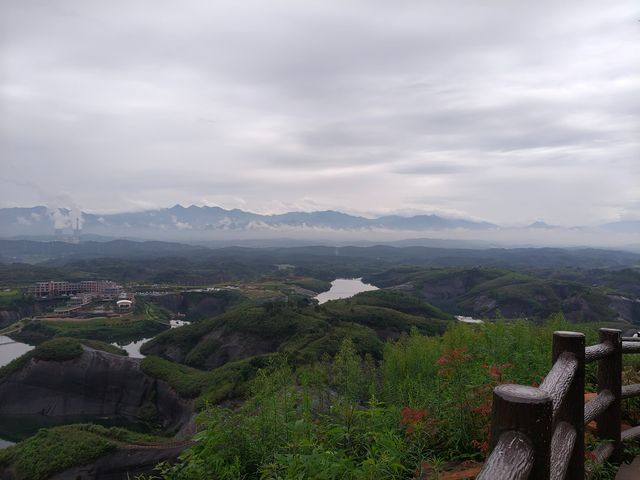 想看看美麗的高椅嶺景區嗎？
