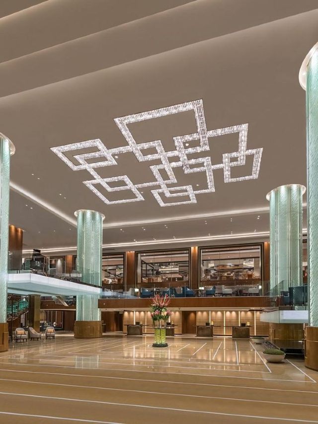 🌟✨ Manila's Luxe Escape: Grand Hyatt's Sky-High Delights 🌃🍴