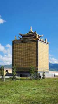 一起看寧瑪寺已載入世界最大的《大藏經》轉經筒