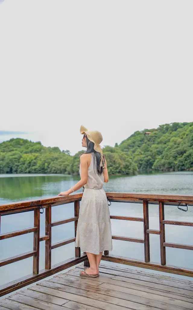 Lushan West Sea｜A lake of emerald water reflecting a thousand peaks, a paradise on earth