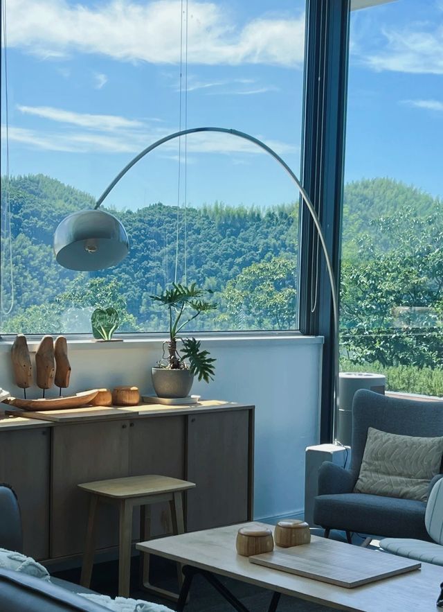 安吉度假天花板大樂之野綠山牆。