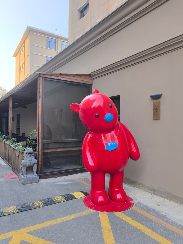 北京天安門東側東交民巷，百年舊使館，多樣建築風，最長胡同。