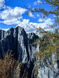 深秋的四姑娘山。