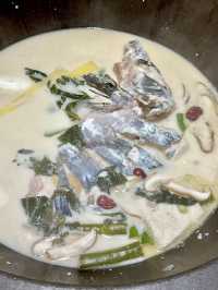在深圳吃了N次以上的地道石鍋魚，徹底入坑……。