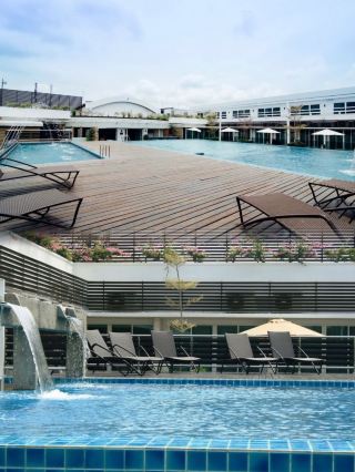 One of the must-stay hotels in Manjung. Luxurious and cozy. 