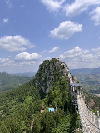 여러분이 기다리던 링옌 대불산 여행 가이드가 왔습니다. 따뜻하게 입으세요, 여러분! 