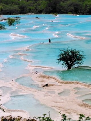 Even on a rainy day, Huanglong is still this beautiful