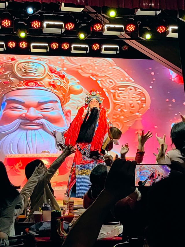 吐火變臉皮影戲，一站式嘅非遺表演真係太精彩啦。