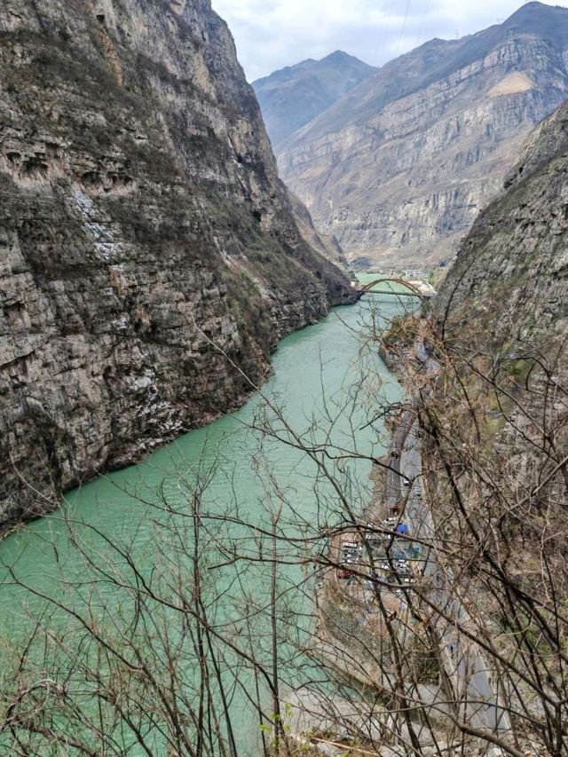 古路村徒步全景攻略：懸崖秘境的奇幻之旅