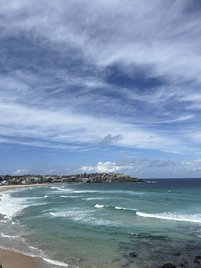 【邦迪海灘 Bondi Beach｜陽光與浪潮的自由畫布】