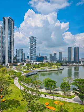 Take a leisurely stroll around Shekou and discover that time in Shenzhen can also slow down!
