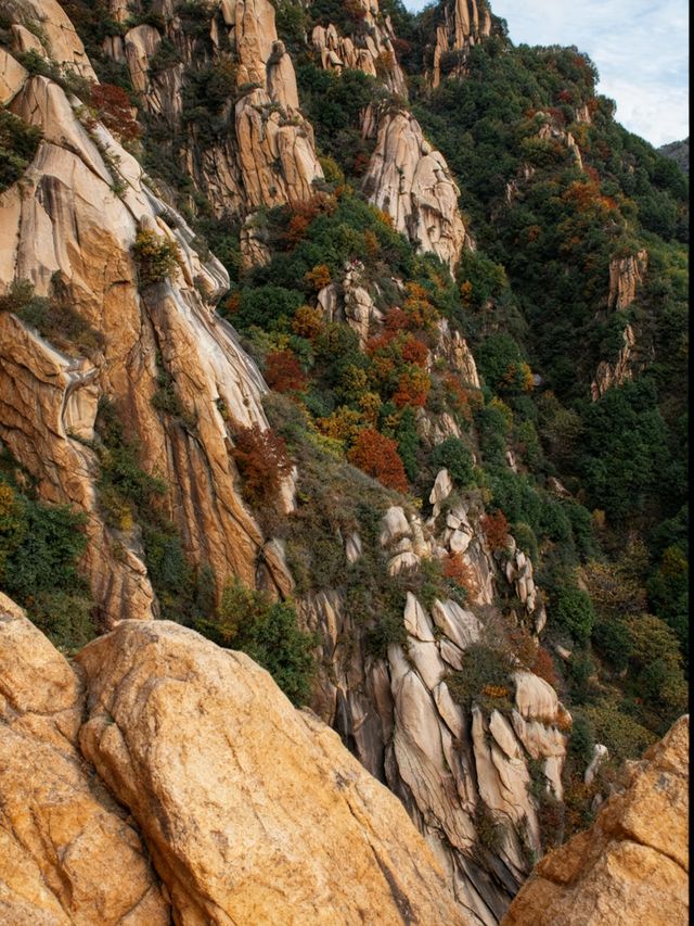 河北“小黃山”秘境大揭秘！12公里徒步，獨享山野的野趣與震撼