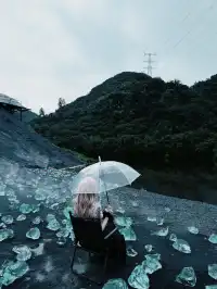 不小心闖進冰川藍嘅童話世界,唔使出國喺安吉就得