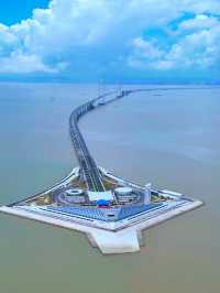 在深中通道西人工島吹著海風喝咖啡
