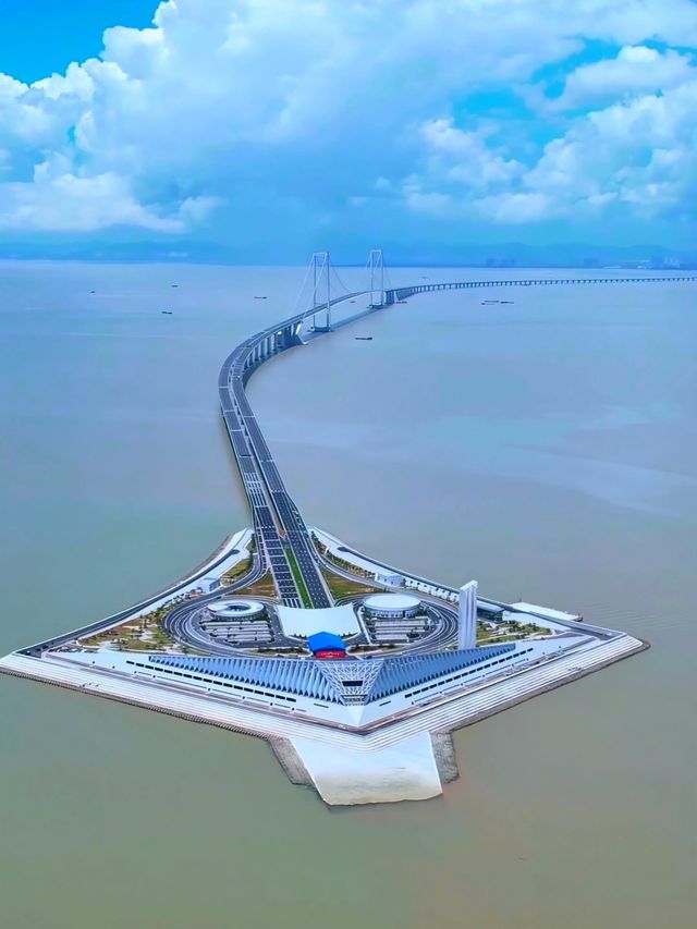 在深中通道西人工島吹著海風喝咖啡 在深中通道西人工島吹著海風喝咖啡