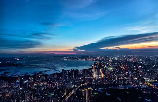 深圳24小時暴走攻略，這座不夜城太適合特種兵打卡了！從地鐵站到摩天大樓，帶你玩轉深圳都市精華路線