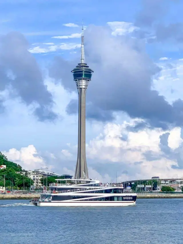 澳灣遊船賞雙城