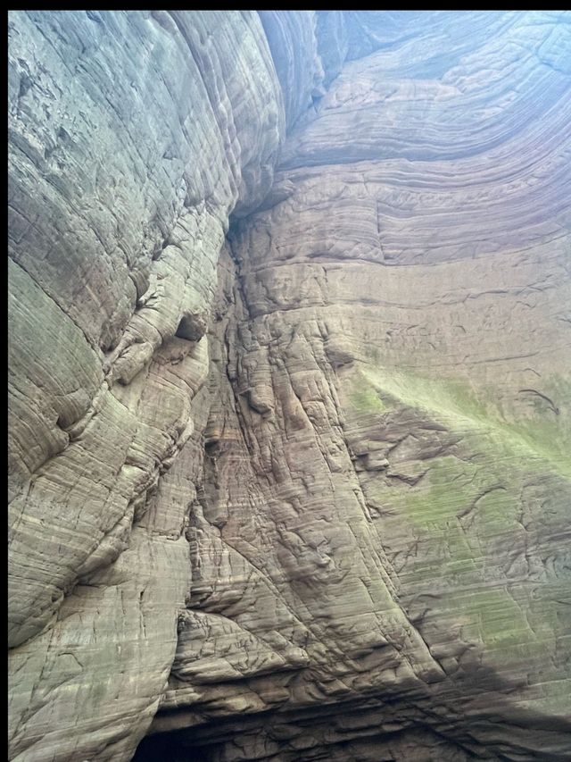 新安秘境！闖入現實版綠野仙蹤，龍潭大峽谷絕了！  爆裂推薦理由 洛陽小九寨！瀑布群+碧綠潭水美