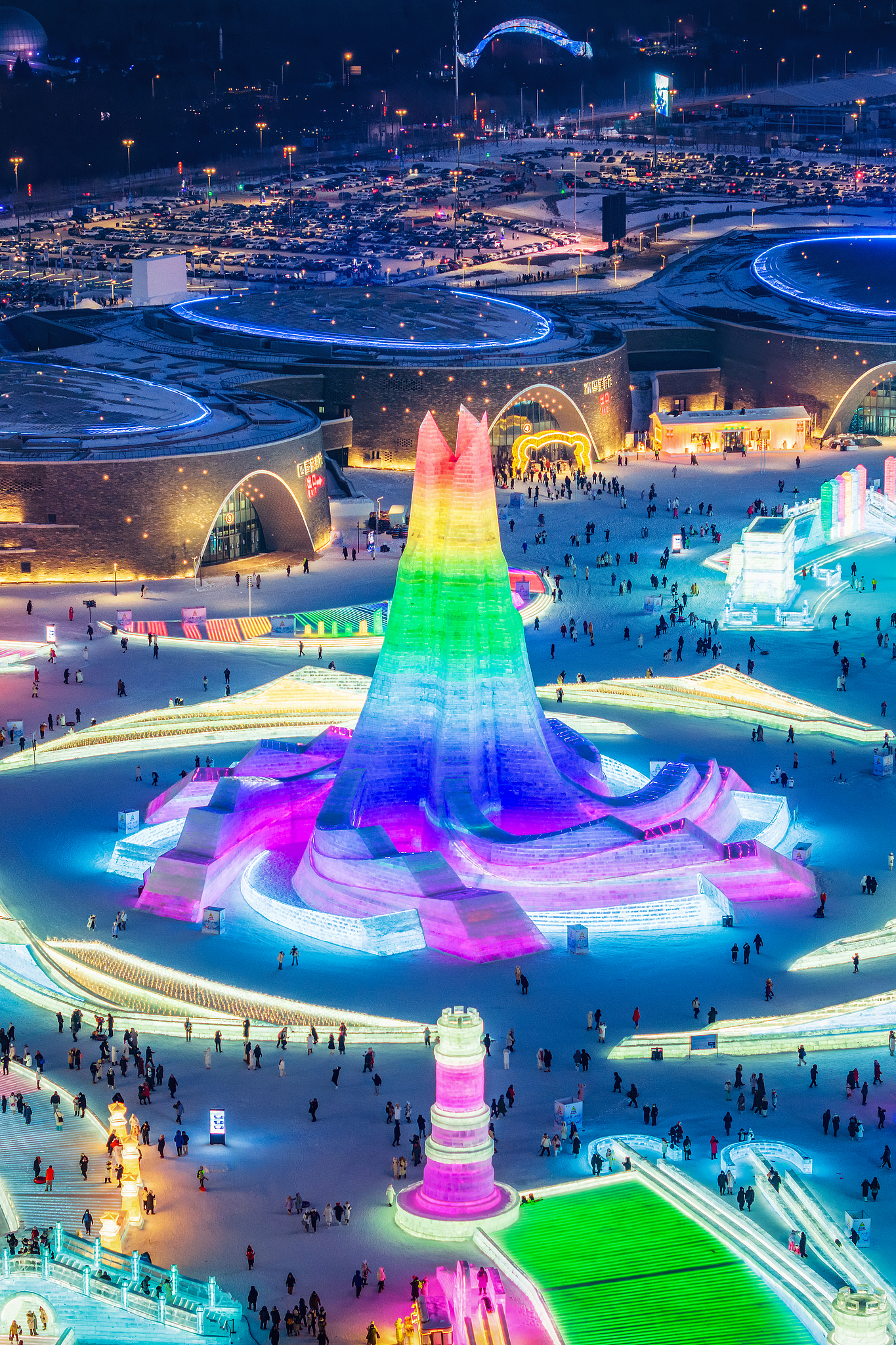 When sparkling snowflakes cover the ice and snow castles, and subzero temperatures meet soaring songs—on the last day of 2025, Harbin will host a New Year's Eve celebration worthy of being remembered!

On December 31, Trip.com will join hands with Harbin Ice and Snow World to create the "Journey Like a Song" New Year's Eve gala. This time, we won't just admire ice sculptures and play in the snow; we'll turn the entire northern winter night into a boundless carnival stage!

An ultra-exciting party powered by Trip.com's "Journey Like a Song" IP! Multiple top celebrities will appear on site, with nonstop surprise activities keeping the fun going from daylight until the midnight bell—no dull moments guaranteed.

🎵 All-day online "Sound Quest" challenge  
Follow the musical clues on a specially designed map and complete fun challenges to unlock exclusive limited-edition merchandise. While enjoying Ice and Snow World, you can tuck the limited "Journey Like a Song" souvenirs into your pocket.

🎵 Local music plays the most authentic "Soul of Ice City"  
Local young singers will take the stage one after another, performing original songs full of Northeast Chinese flavor to ignite the winter passion—just listening will get you hooked!

🎵 A more stunning visual feast begins after sunset  
As night falls, colorful ice lanterns light up, and thousands of drones will form formations, painting the night sky with dazzling lights to showcase the grandeur and vitality of the northern landscape.

🎵 The main stage concert ignites the heat in subzero temperatures  
The Dream Stage transforms into the hottest spot in the icy snow, with multiple mysterious stars, powerful DJs, and unique park performances taking turns. The familiar "Zuo You Ge" will also appear to lead tens of thousands in snow dancing, raising body temperatures by 10°C instantly!

🎵 The highlight moment at midnight, rushing into 2026 with fireworks and cheers  
The midnight highlight is here! Fireworks bloom brilliantly over the ice and snow world, with Zuo You Ge leading the crowd in a dance countdown! Tens of thousands count down together, with singing, cheering, and fireworks blending into the most unforgettable New Year's prelude. At this moment, all hopes and blessings will bloom with the fireworks, lighting up a brand-new future.

❗Once the gala news was announced, netizens' expectations soared, and wishes started pouring in! Various wild guesses add even more anticipation to this New Year's Eve appointment—don’t worry! Surprises will be revealed gradually!

On the last day of 2025, let's meet in Ice City Harbin, say goodbye to the past with the sound of falling snow, and warmly welcome the new journey with a feast of music and fireworks!