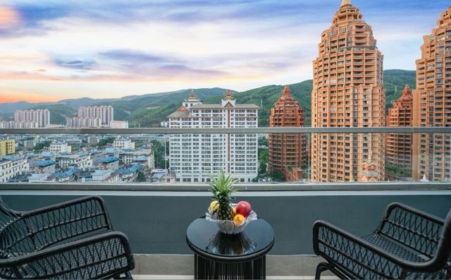 睡進星光夜市!3分鐘直達,這間傣風酒店免費升級你的版納夜生活 睡進星光夜市!3分鐘直達,這間傣風酒店免費升級你的版納夜生活