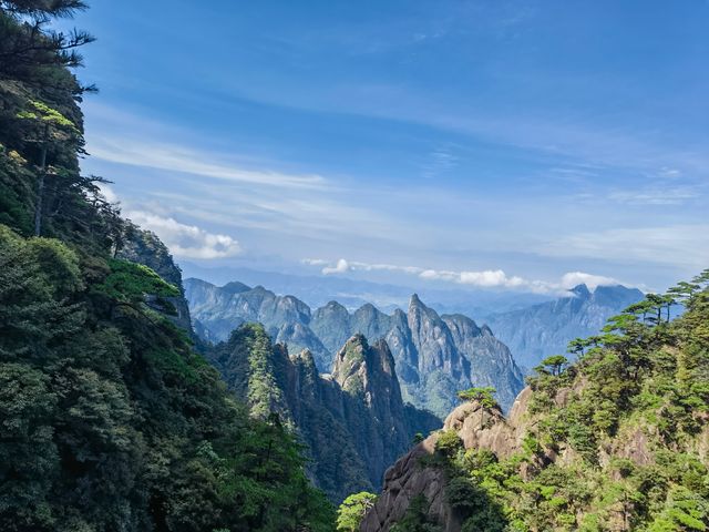 萬年巨蟒破山而出震撼到失語 萬年巨蟒破山而出震撼到失語