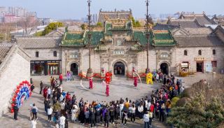 โรงละครดอกไม้โป๋โจว: โรงละครแบบอินเทอร์แอ็กชั่น 4 แห่งสำหรับวันปีใหม่ - สัมผัสประสบการณ์การแข่งขันงานในสถานที่ทำงานโบราณ