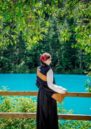 Jiuzhaigou worry-free trip | Stay at Jingyi Mountain Residence in Shaba Village! Shuttle + Tibetan costume photoshoot + yak hot pot all included